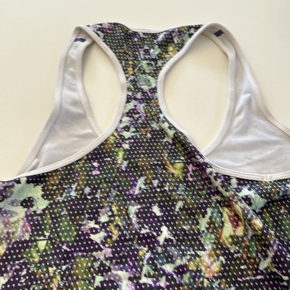 Lululemon tank - Picture 2 of 4